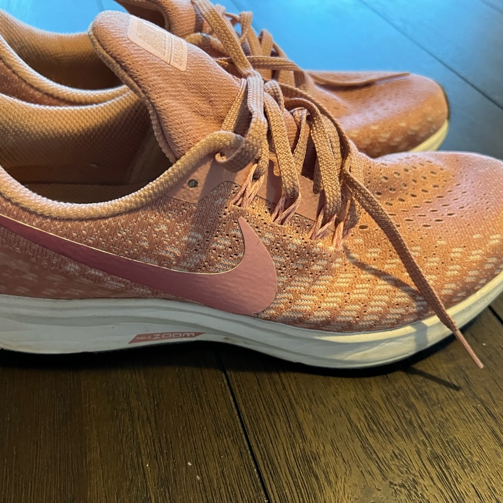 Nike tennis shoes